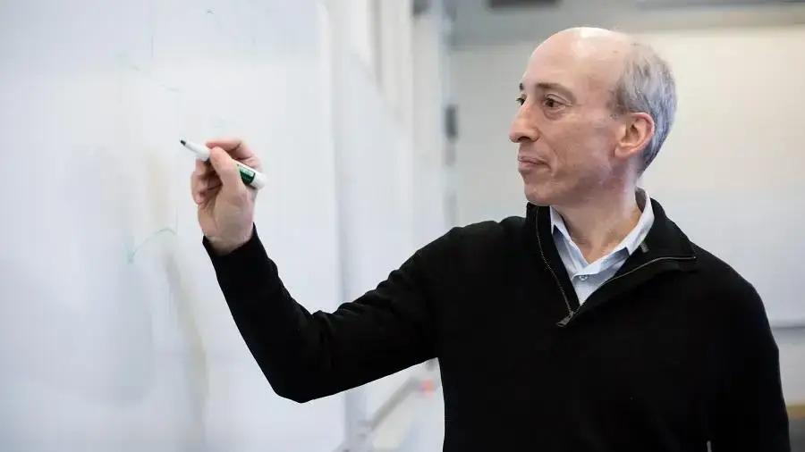 Гэри Генслер: Биткоин на голову выше остальных криптовалют